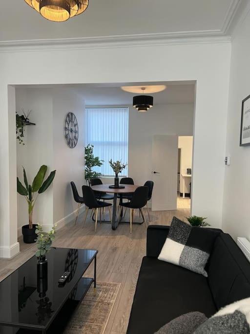 Beautiful Anfield Family Home Liverpool Eksteriør bilde